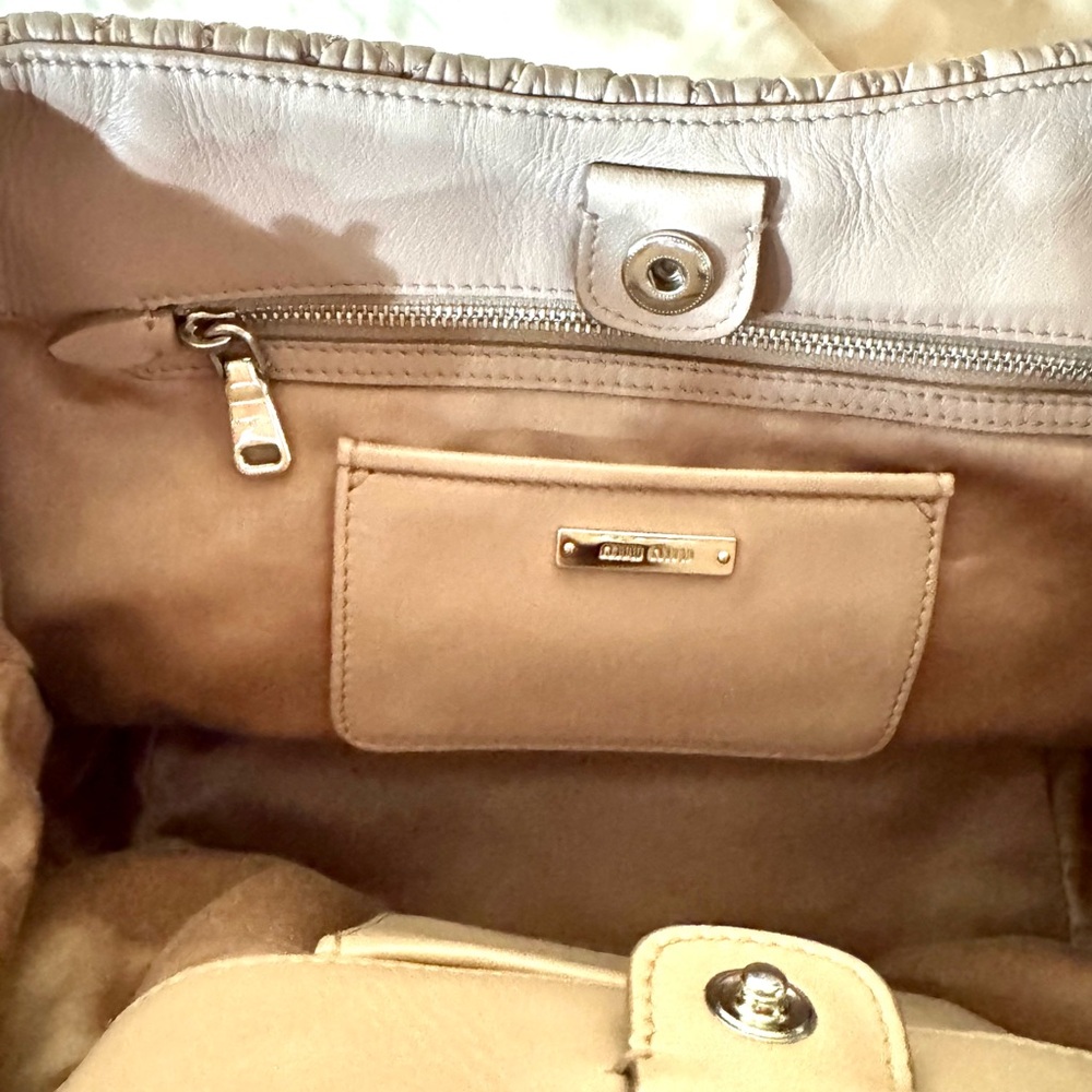 Miu Miu Matelasse  Napa Leather bag with Crystal charms/ pink - Picture 5 of 11